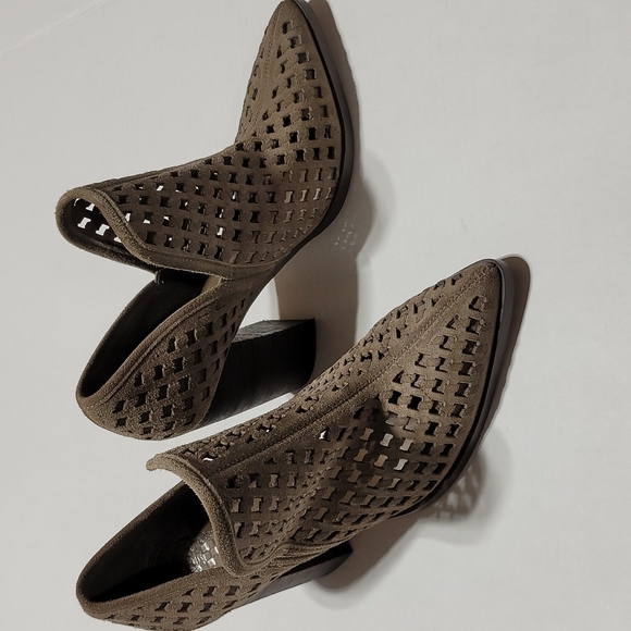 VINCE CAMUTO Brown Suede Ankle Boots Womens High Heel Booties Size 8M - Picture 4 of 16